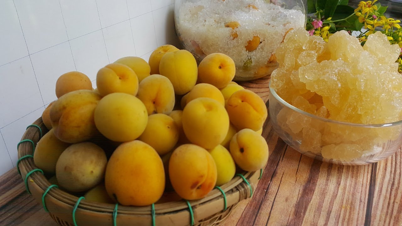 Mơ ngâm đường phèn chua ngọt vừa miệng, dễ làm tại nhà